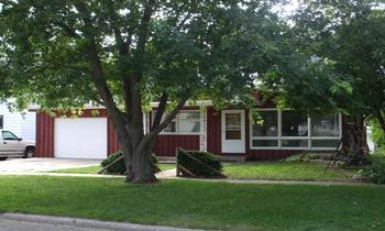 709 N Douglas St., Ashton, IL 61006