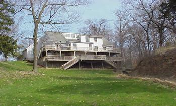 435 River Bluff Dr., Dixon, IL 61021