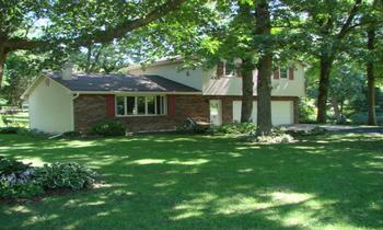 876 White Oaks Dr., Dixon, IL 61021