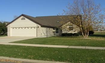 2206 E 23rd St., Sterling, IL 61081