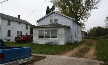 219 W John St., Freeport, IL 61032