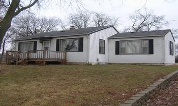 2014 W 1st St., Dixon, IL 61021