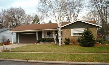 1221 Sunnymeade, Rochelle, IL 61068