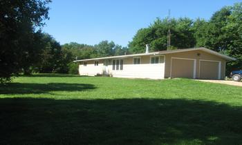 747 Searls Rd., Amboy, IL 61310