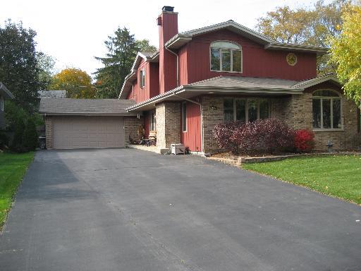 5248 Benton Ave., Downers Grove, IL 60515