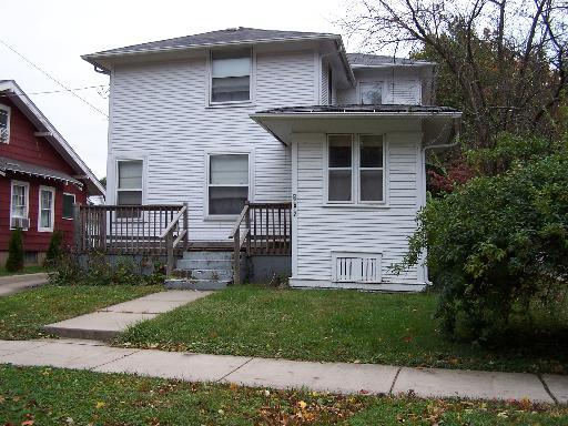 1017 Hill Ave., Elgin, IL 60120