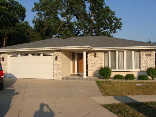 8300 W 99th Pl., Palos Hills, IL 60465