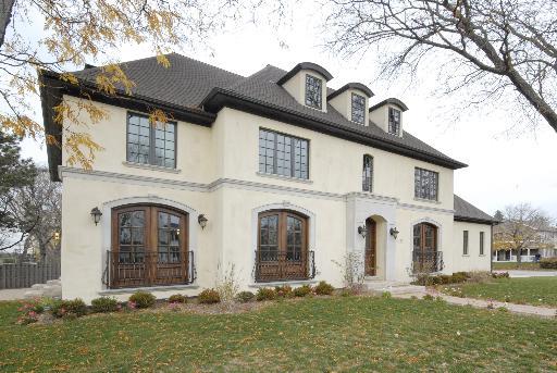 1142 S Kensington Ave., La Grange, IL 60525
