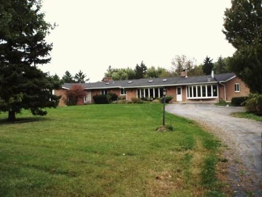 147 Old Dundee Rd., Barrington Hills, IL 60010