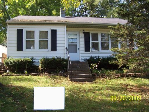 1203 Burr St., Lake In The Hills, IL 60156