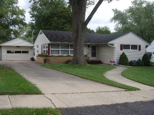 656 Oak St., Woodstock, IL 60098