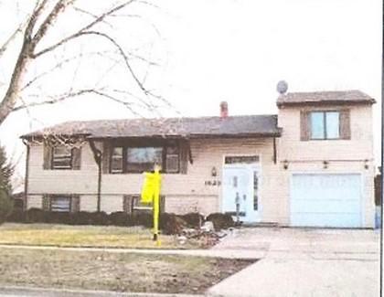 1823 Endicott Cir., Carpentersville, IL 60110