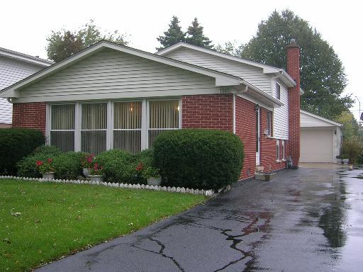 1341 S Evergreen Ave., Arlington Heights, IL 60005