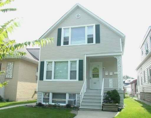 5917 W Eastwood Ave., Chicago, IL 60630