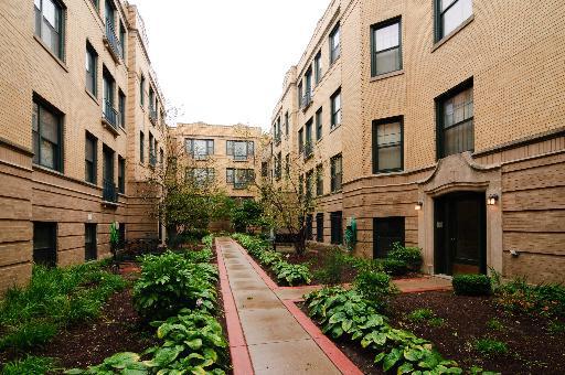 7033 N Sheridan Rd. #3N, Chicago, IL 60626