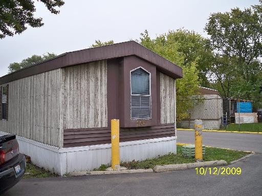 7500 Elmhurst Rd. #207, Des Plaines, IL 60018