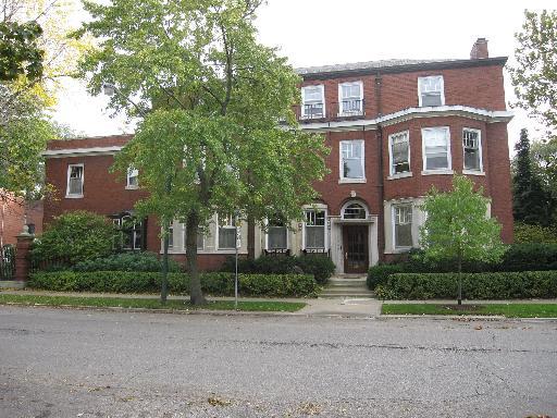 4901 S Woodlawn Ave., Chicago, IL 60615
