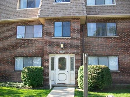 1472 Carol Ct. #3B, Palatine, IL 60074