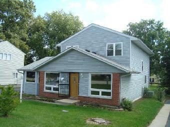 814 Willow St., Lake In The Hills, IL 60156