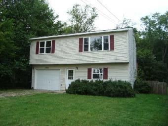 2913 Northside Ave., Mchenry, IL 60051