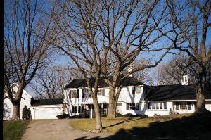 144 Algonquin Rd., Barrington Hills, IL 60010