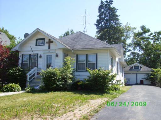 529 Washington St., Woodstock, IL 60098