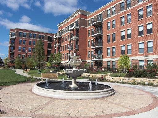 2335 W Belle Plaine Ave. #108, Chicago, IL 60618