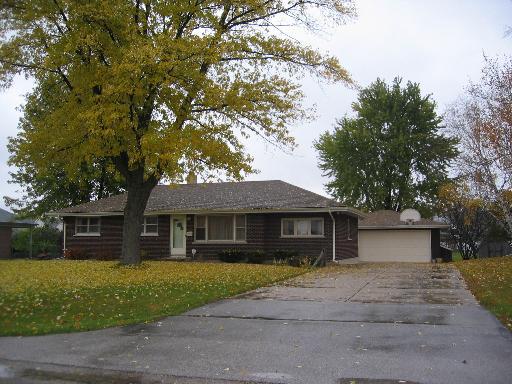 219 Long Ave., North Aurora, IL 60542