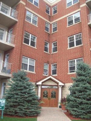 1 Itasca Pl. #202, Itasca, IL 60143