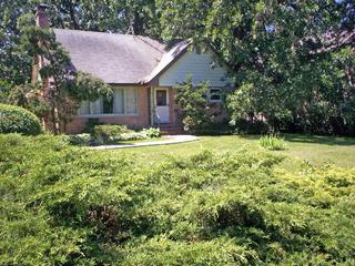 9533 W Oak Pl., Des Plaines, IL 60016