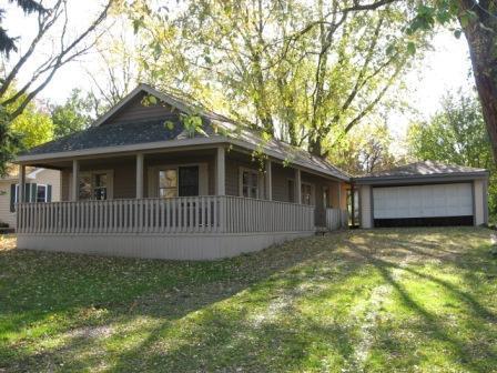 114 Deer Path St., Lake In The Hills, IL 60156