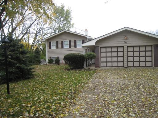 745 Alhambra Ln., Hoffman Estates, IL 60169