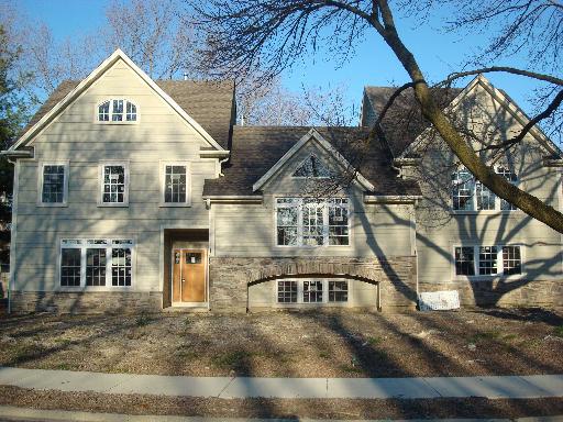 1028 Emerald Dr., Naperville, IL 60540