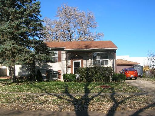 738 W Southwind Dr., Carpentersville, IL 60110