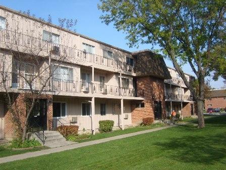 2502 Algonquin Rd. #4, Rolling Meadows, IL 60008
