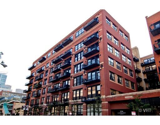 226 N Clinton St. #314B, Chicago, IL 60661