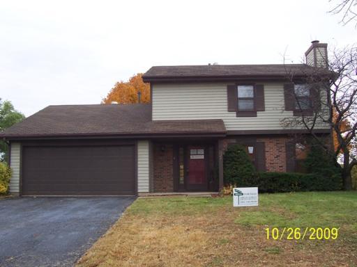 321 Lakeside Dr., Bolingbrook, IL 60440