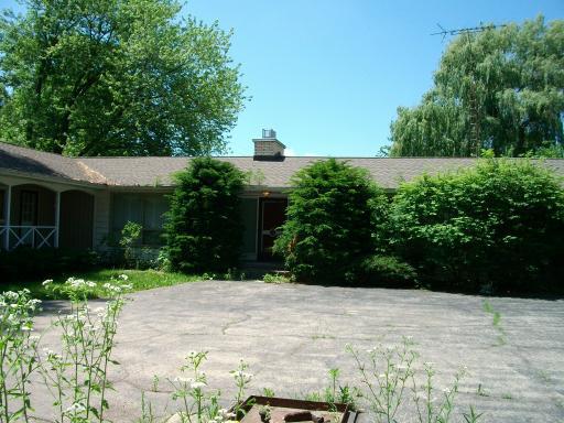 2307 Woodlawn Park Ave., Mchenry, IL 60050