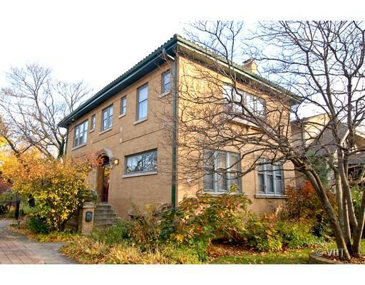 934 N Grove Ave., Oak Park, IL 60302