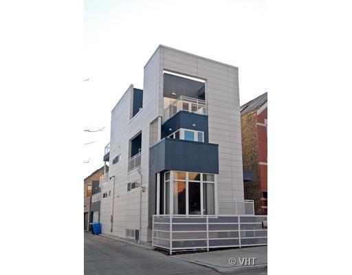 2113 W Webster St., Chicago, IL 60647