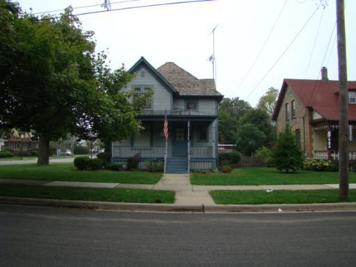 110 Hill Ave., Elgin, IL 60120