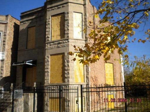 6827 S Langley Ave., Chicago, IL 60637