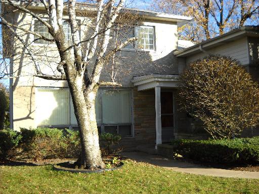 9421 N Tripp Ave., Skokie, IL 60076