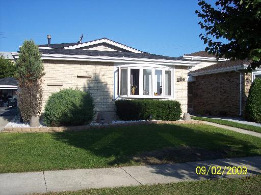 10133 S Komensky Ave., Oak Lawn, IL 60453