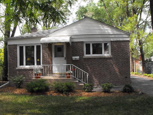 834 Lagrange Rd., La Grange, IL 60525