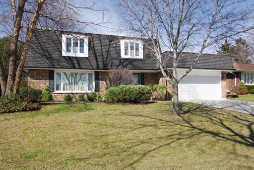 7814 Stratford Pl., Darien, IL 60561