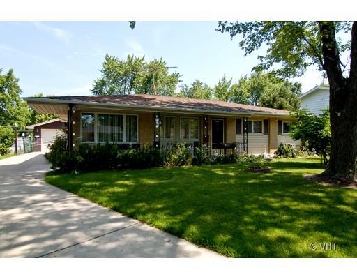 680 Evergreen Ln., Hoffman Estates, IL 60195