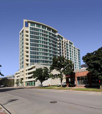 1570 Elmwood Ave. #910, Evanston, IL 60201