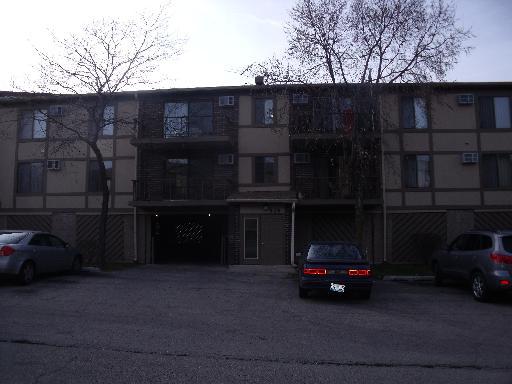 526 Kiowa Cir. #103, Naperville, IL 60565