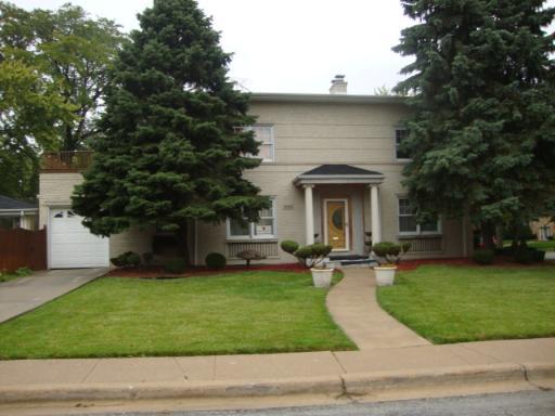 8958 S Claremont Ave., Chicago, IL 60643
